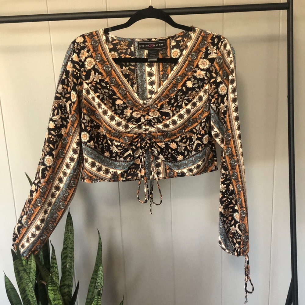 PRINTED BOHO LON SLEEVE CINCH CROP TOP